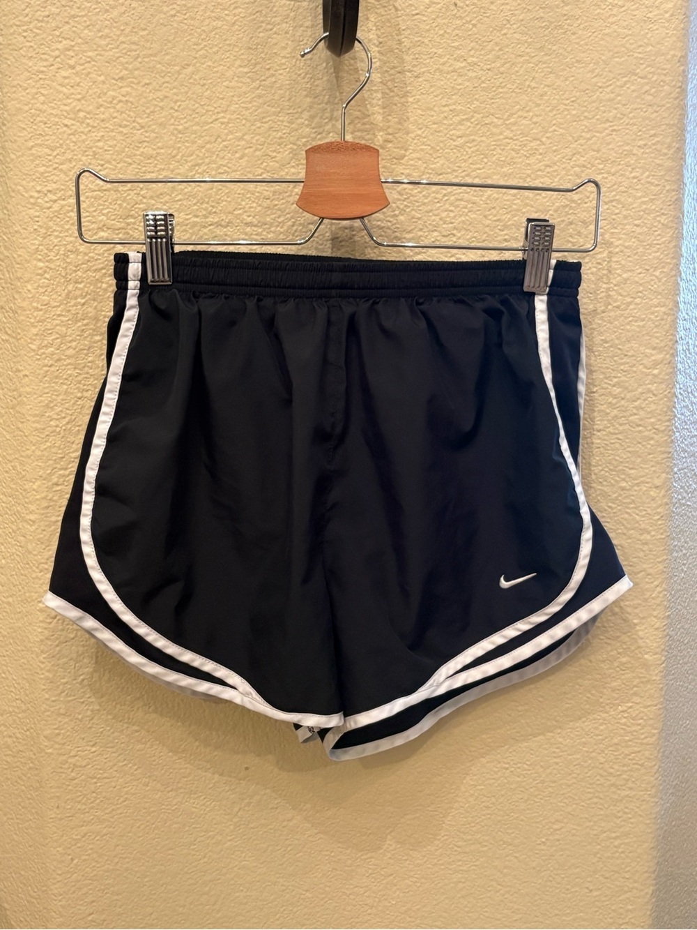 Nike Black Running Shorts with White Trim Lined Athletic Shorts Size Medium